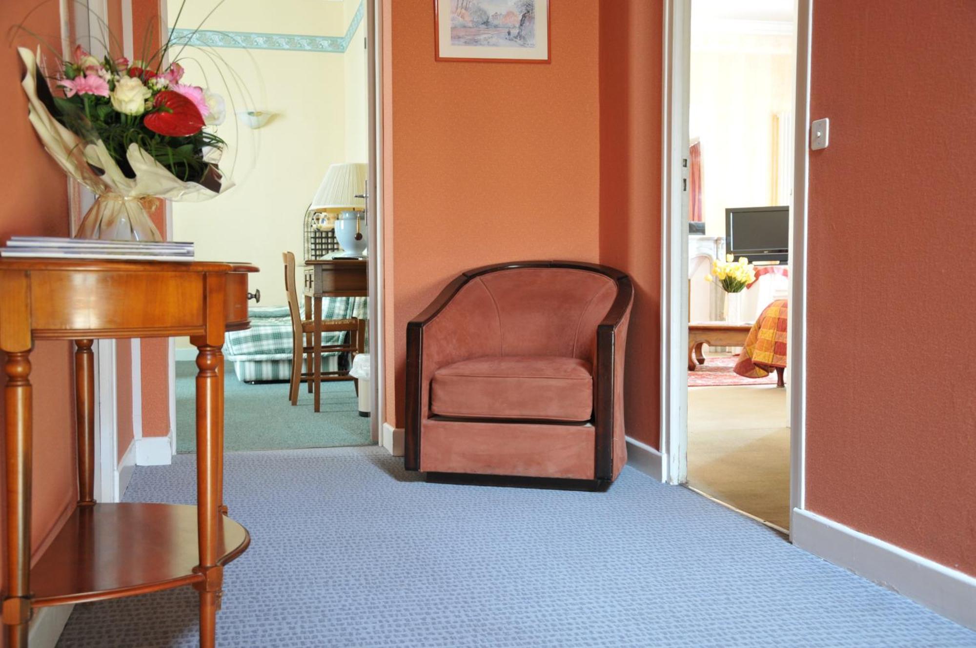 Hotel De Paris Charleville-Mézières Екстериор снимка